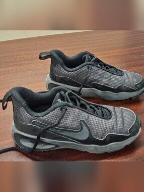 Nike Air Max Kids Black and Gray Casual Sneakers Size 5Y